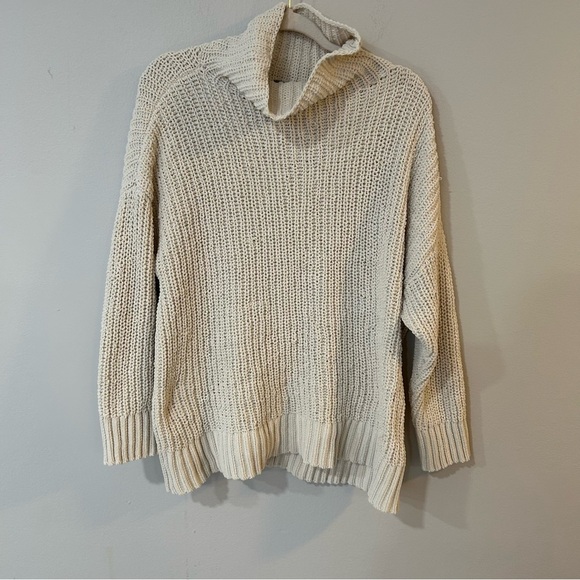 Aerie Off White Cream Oversized Chunky Knit Cowl Neck Sweater Size Medium - Picture 1 of 5